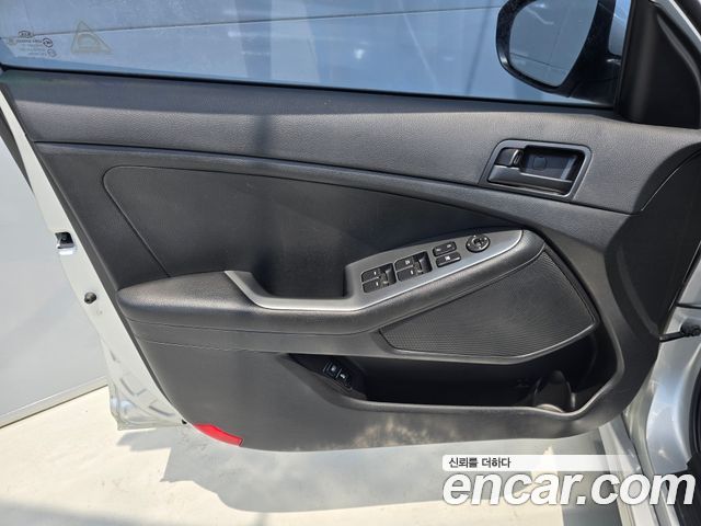 Kia K5 2011 — photo 15