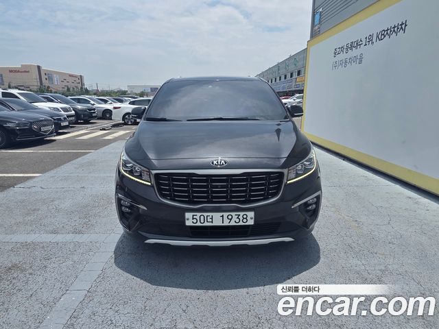 Kia Canival 2019 — photo 1