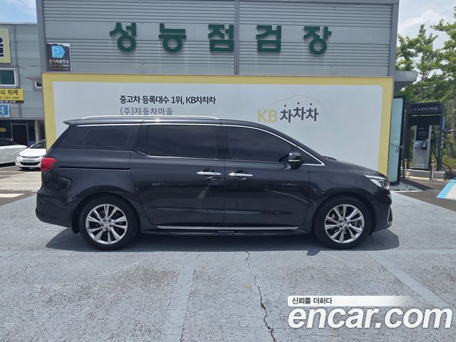 Kia Canival 2019 — photo 3