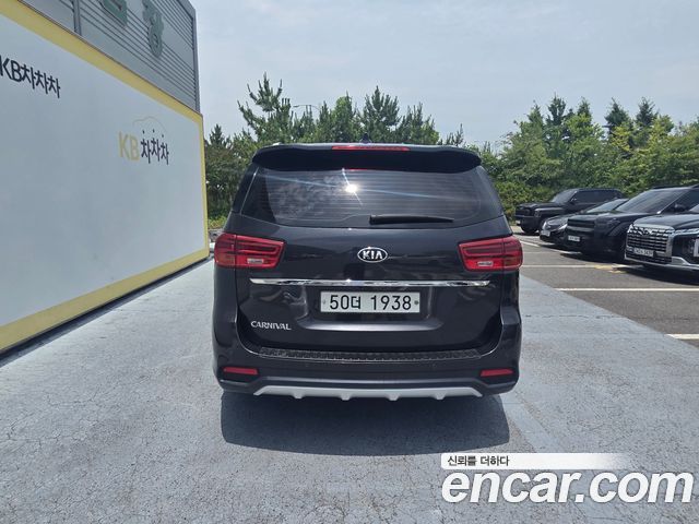 Kia Canival 2019 — photo 5