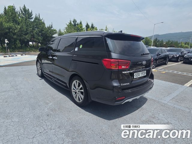 Kia Canival 2019 — photo 6