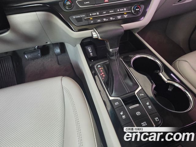 Kia Canival 2019 — photo 15