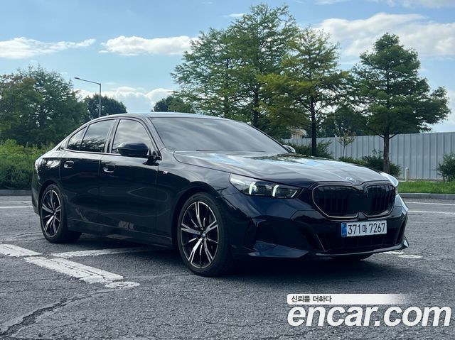 BMW 5-Series 2025 — photo 2