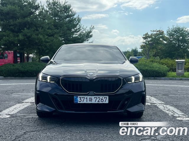 BMW 5-Series 2025 — photo 3
