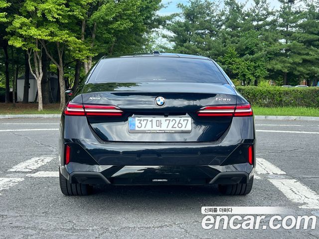 BMW 5-Series 2025 — photo 6