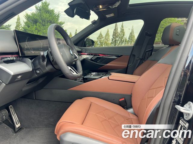 BMW 5-Series 2025 — photo 8