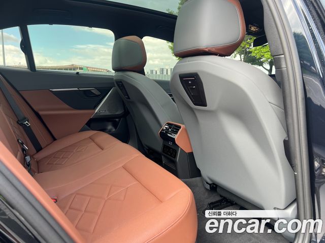 BMW 5-Series 2025 — photo 11