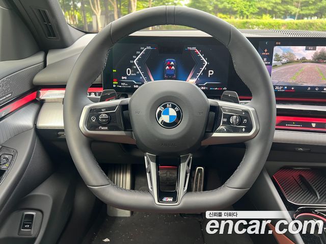 BMW 5-Series 2025 — photo 13