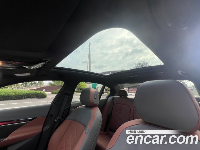 BMW 5-Series 2025 — photo 15