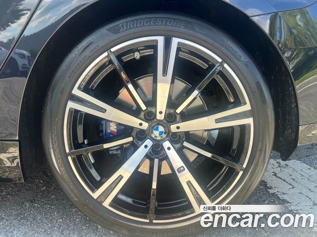 BMW 5-Series 2025 — photo 18