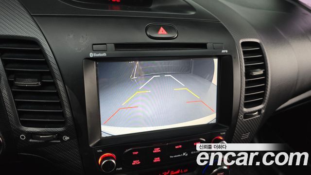 Kia K3 2016 — photo 20