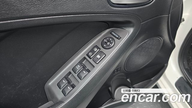 Kia K3 2016 — photo 21