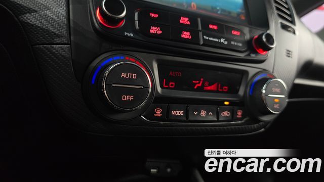 Kia K3 2016 — photo 24