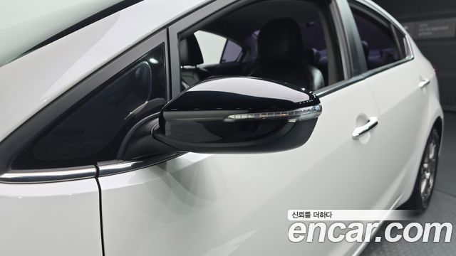 Kia K3 2016 — photo 30