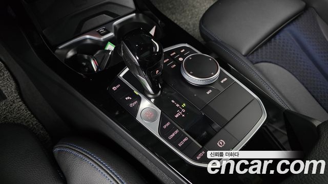 BMW 1-Series 2023 — photo 12