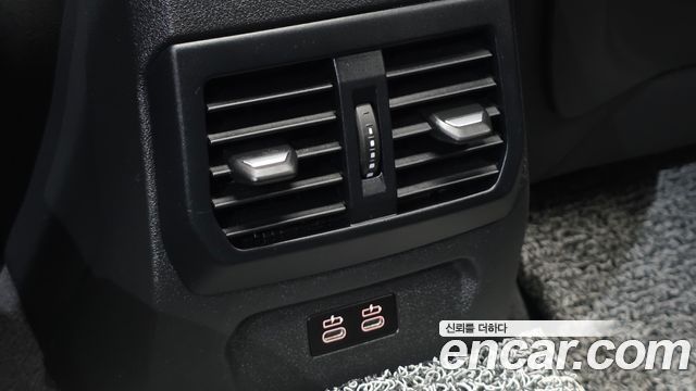 BMW 1-Series 2023 — photo 19