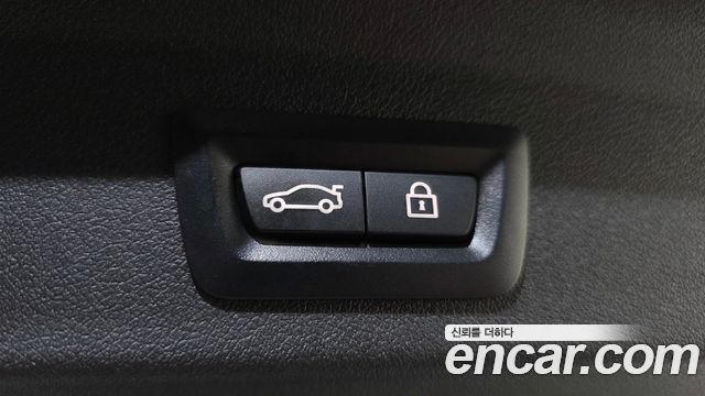 BMW 1-Series 2023 — photo 25