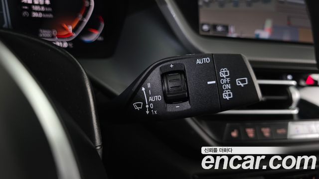 BMW 1-Series 2023 — photo 26