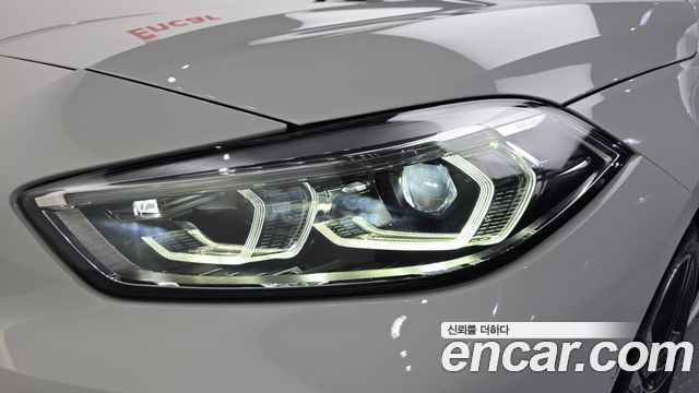 BMW 1-Series 2023 — photo 8