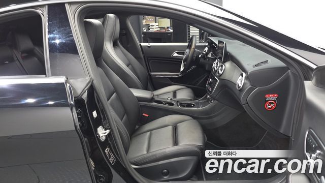 Mercedes-Benz CLA-Class 2017 — photo 11