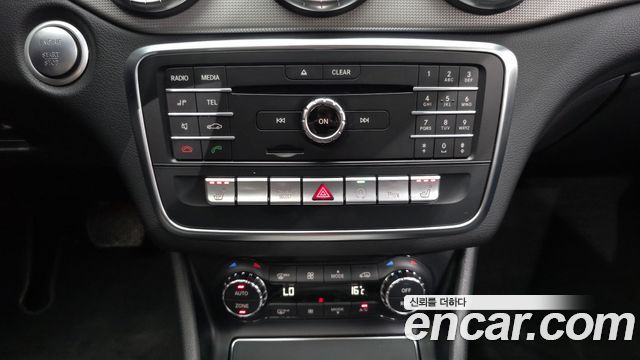 Mercedes-Benz CLA-Class 2017 — photo 16