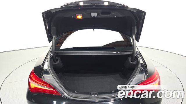 Mercedes-Benz CLA-Class 2017 — photo 20
