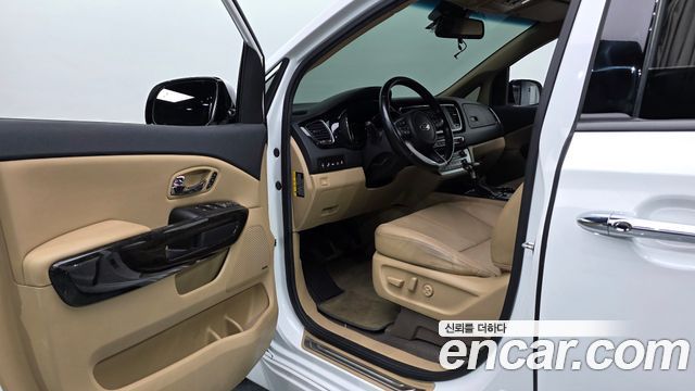 Kia Canival 2019 — photo 10