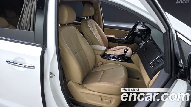 Kia Canival 2019 — photo 11