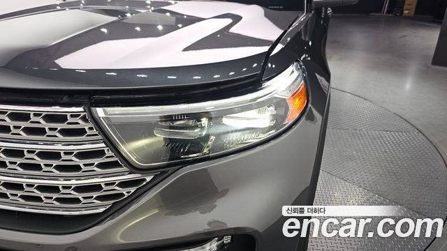 Ford Explorer 2020 — photo 8