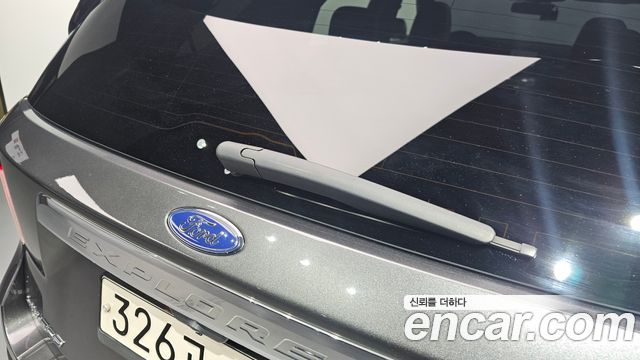 Ford Explorer 2020 — photo 30