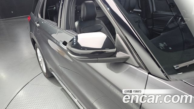 Ford Explorer 2020 — photo 32