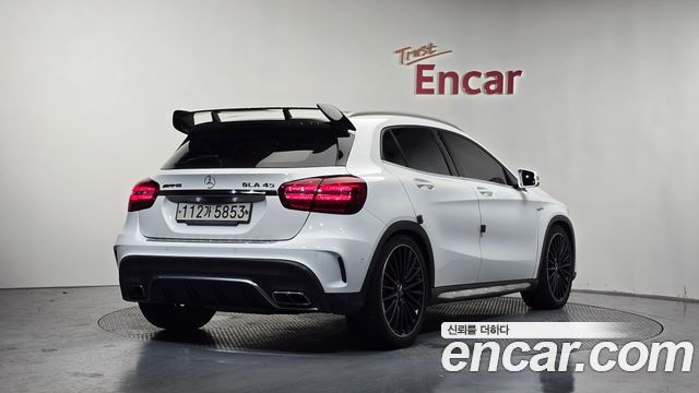 Mercedes-Benz GLA-Class 2018 — photo 2