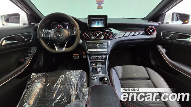 Mercedes-Benz GLA-Class 2018 — photo 10