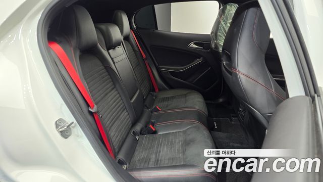 Mercedes-Benz GLA-Class 2018 — photo 17