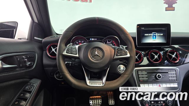 Mercedes-Benz GLA-Class 2018 — photo 18