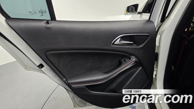Mercedes-Benz GLA-Class 2018 — photo 15