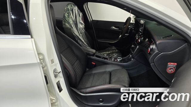 Mercedes-Benz GLA-Class 2018 — photo 16