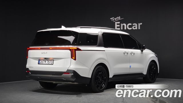Kia Canival 2025 — photo 2