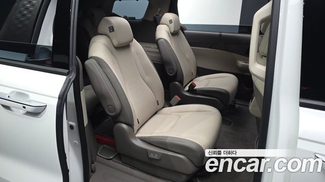 Kia Canival 2025 — photo 12
