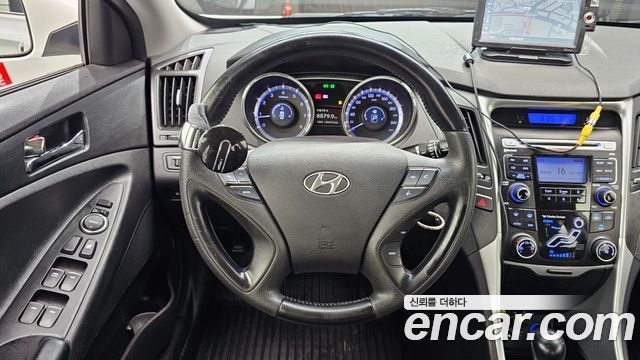Hyundai Sonata 2011 — photo 13