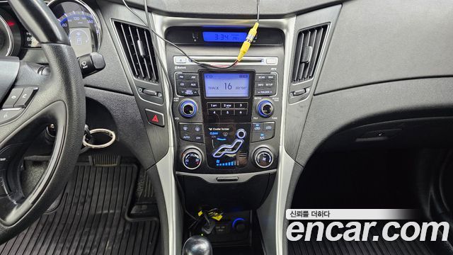 Hyundai Sonata 2011 — photo 14