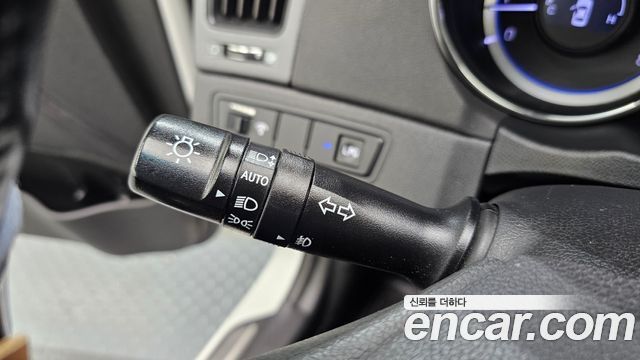 Hyundai Sonata 2011 — photo 18