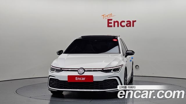 Volkswagen Golf 2023 — photo 3