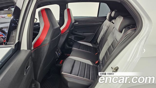 Volkswagen Golf 2023 — photo 12