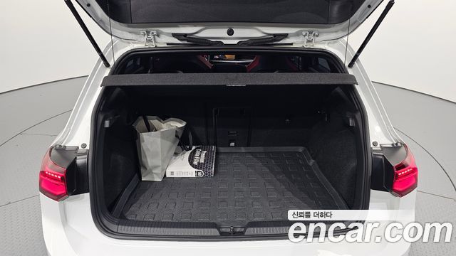 Volkswagen Golf 2023 — photo 20