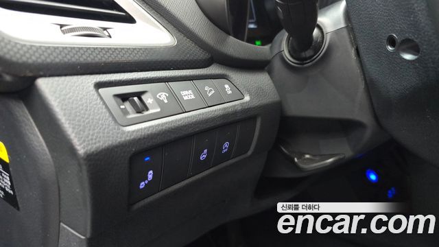 Hyundai Santafe 2018 — photo 23