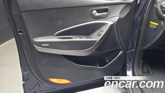 Hyundai Santafe 2018 — photo 14