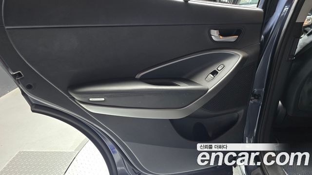 Hyundai Santafe 2018 — photo 15
