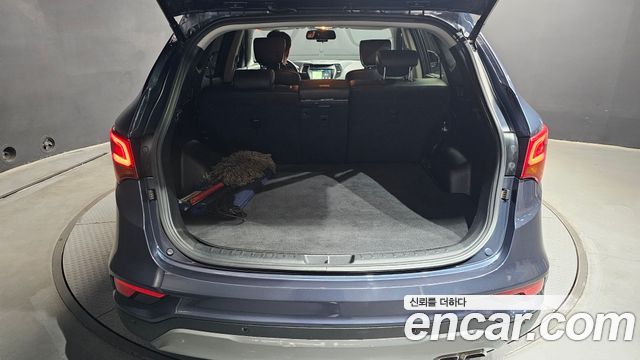 Hyundai Santafe 2018 — photo 30