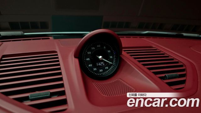 Porsche 911 2024 — photo 25